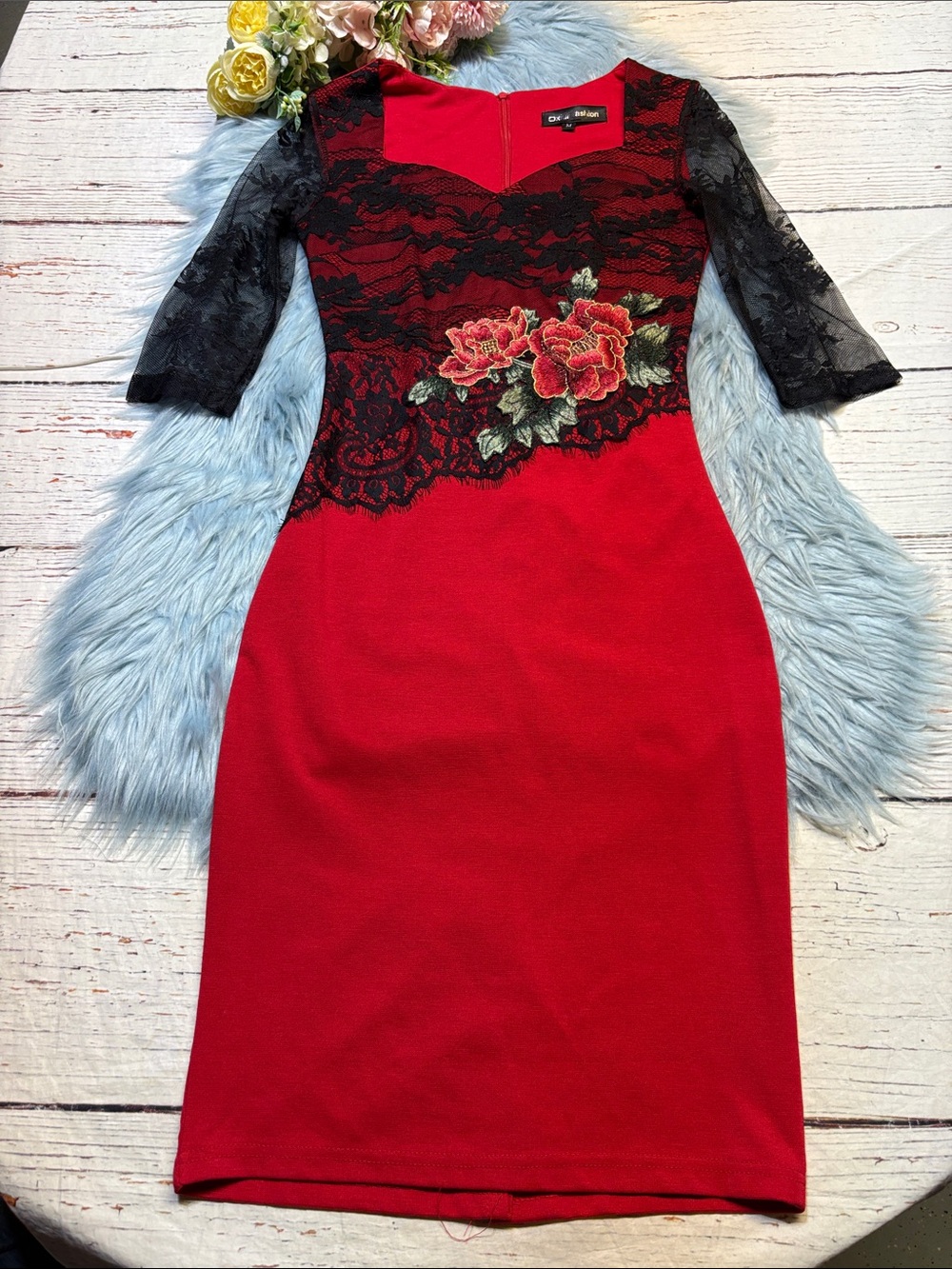 Oxiuii Fashion Red Sheath Dress with Black Lace and Floral Appliqué Sz M